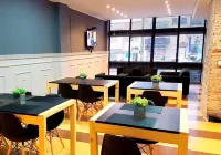 Hayer Hotel - พร้อมอาหารเช้า