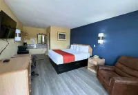 Westwoods Motel - parking