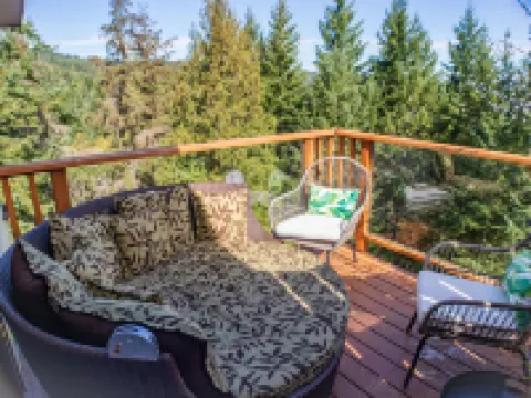 Armand Heights Hotels in Salt Spring Island