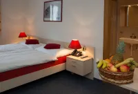 Hôtel du Port - Free Parking - Breakfast Included Hotels in Lully