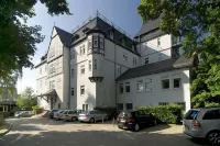 Haus Hainstein - parking