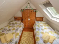 Snowdrop Cottage Hotels in Laugharne