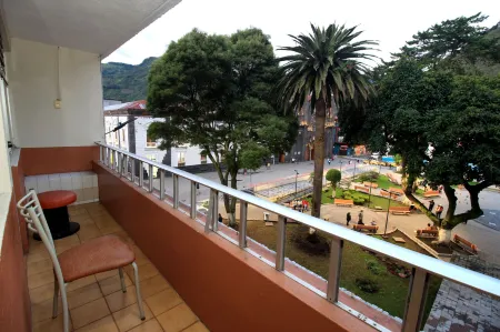 Hostal Plaza by Elvita