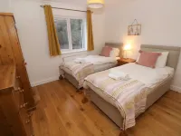 Curlew Hotels in Angle