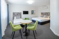Batemans Bay Lodge - parking