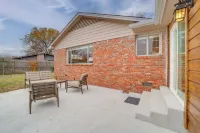 6 Mi to Dtwn: Dog-friendly Home w/ Yard in Tulsa - Homestays