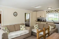 Pendragon Country Cottages - Parking