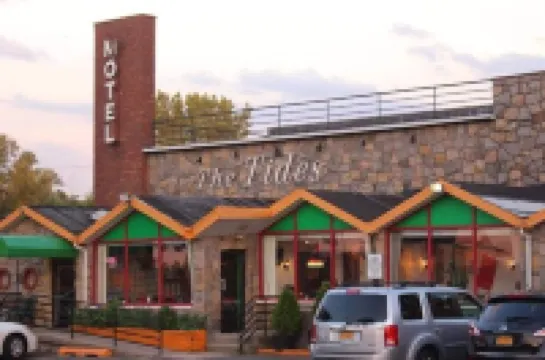 Tides Inn at Stehli Beach Hotels in Glen Cove