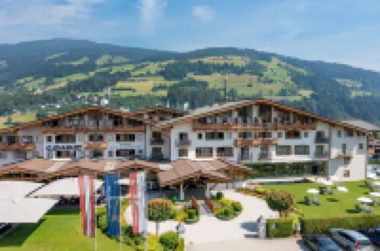 Hotel & Spa Sonne 4 Sterne Superior Hotels in Kirchberg in Tirol
