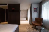 Emery Hotel - 4-Star