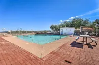 Eloy Retreat w/ Pool Access + Central A/C! - Swimmingpools