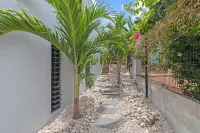 3-bedroom Villa overlooking the Spanish Water, 5-minutes away from Jan Thiel