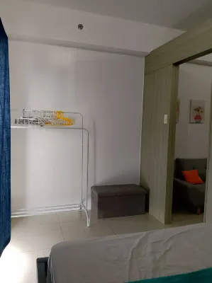 JoyVista Manor With Sunrise Balcony Free WI-Fi 말라테 호텔