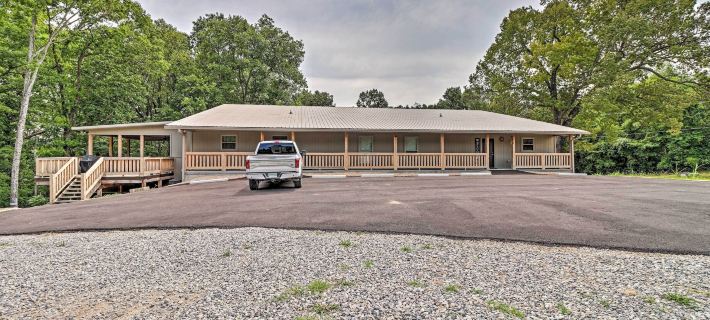 Bull Shoals Condo Retreat ~ 1 Mi to Marina! Hotels in Marion County