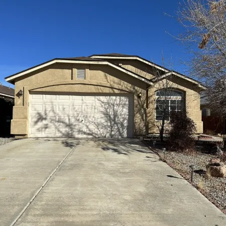 Cozy Rio Rancho home with easy access to Santa Fe, Albuquerque, or Jemez Springs