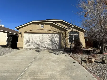 Cozy Rio Rancho home with easy access to Santa Fe, Albuquerque, or Jemez Springs