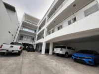 Cuatro Palmas Hotel - parking