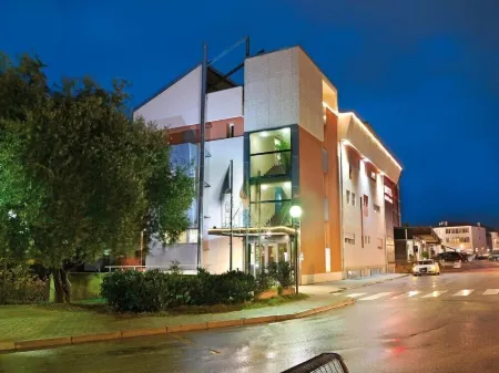 Hotel Dal Ponte Отели рядом с достопримечательностью «Piazzotto Montevecchio,Piazza Libertà and Piazza Garibaldi»