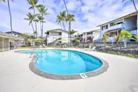 Sunny Central Condo Lanai and Community Pool Access