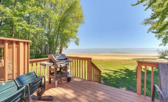 Private Beach and Deck Spacious Lake Michigan Home