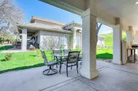 Spacious Mesquite Getaway - 1/2 Mi to Golf Course - parking