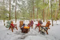 Lake & Beach Access at Lake Luzerne Cabin! - 홈스테이