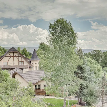 Luxe Midway Condo w/ Golf Course & Mountain Views!