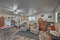 Pet-Friendly Libby Cottage w/ Mountain Views! - parking
