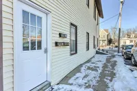 Cozy Delafield Apartment - Walk to Lake! Hotels in Delafield