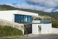 Ocean Pearl - Deluxe Ocean View with Heated Pool Hotels near Vila Franca Museum