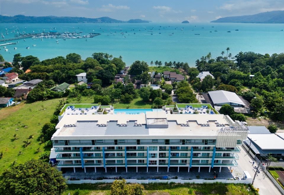 푸켓 찰롱 마리나 베이 뷰