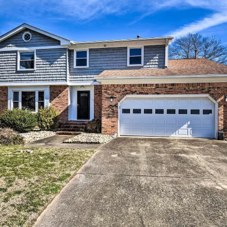 Spacious Chesapeake Home w/ Pool Table!