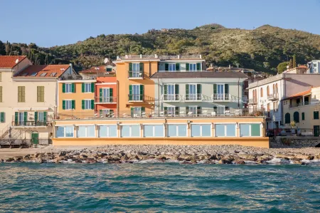 Hotel Savoia Отели в г. Алассио