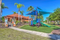 Bright Florida Escape w/ Pool, Near Disney World!