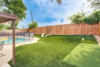 Game Room and Patio Family Home in the Colony!