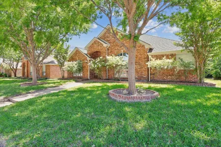 Family Fun Retreat: Pool & Entertainment Haven! 4 Bedroom Home by RedAwning