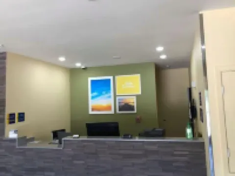 巴吞魯日機場温德姆戴斯酒店 東巴吞魯日縣酒店