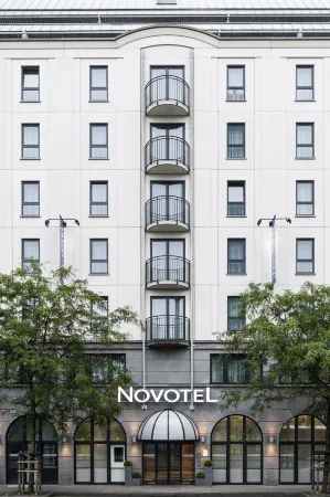 Novotel Brussels Centre Midi Station Отели рядом с достопримечательностью «Eglise Saint-Joseph Bruxelles»