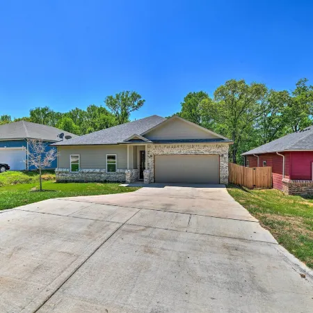 Modern Family Home Near at&t Stadium & More!