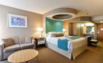 Howard Johnson Plaza by Wyndham by the Falls / Niagara Falls