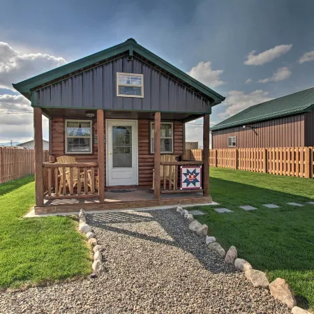 Cozy Augusta Cabin w/ Grill - Walk to Main St
