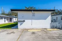 Relaxed Vibe | Near Beach | Parking & Fast Wi-Fi