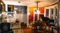 Isetta Inn (Boutique Hostel)