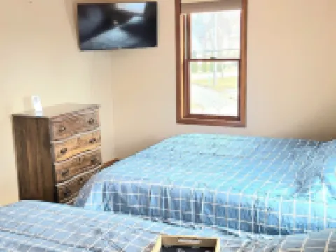 Waterfront Getaway with reserved Dock/Boat Slip on Ahnapee River Wifi アルゴマのホテル