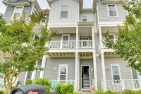 Walk to Ocean: Group Getaway in Virginia Beach! - Condos