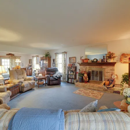 Peaceful Hazel Cottage w/ Deck & Yard!