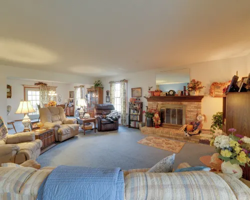 Peaceful Hazel Cottage w/ Deck & Yard! Hotels in Calloway County