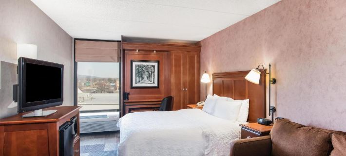 Hampton Inn West Springfield Hotels in Hampden County