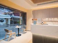 Royal Rose Hotel Zhongshan Hotels in Тайбей