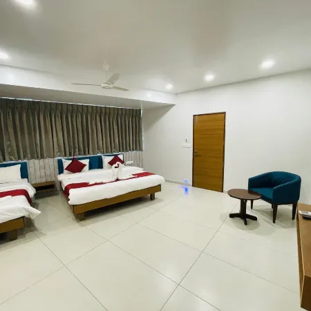 Hotel Coastal Empire